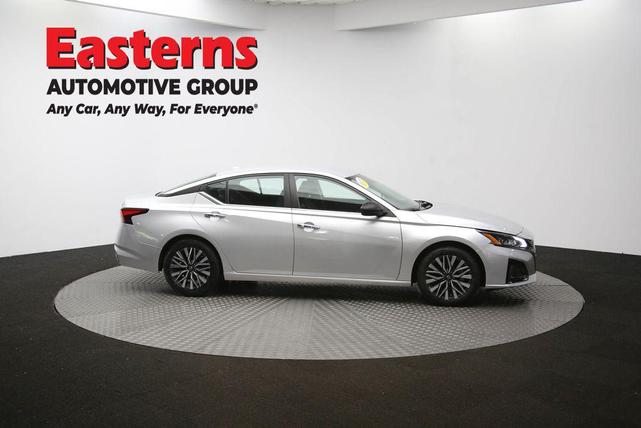 Photo of 2023 Brilliant Silver Metallic Nissan Altima