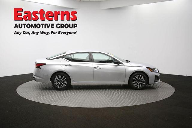 Photo of 2023 Brilliant Silver Metallic Nissan Altima