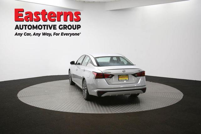 Photo of 2023 Brilliant Silver Metallic Nissan Altima