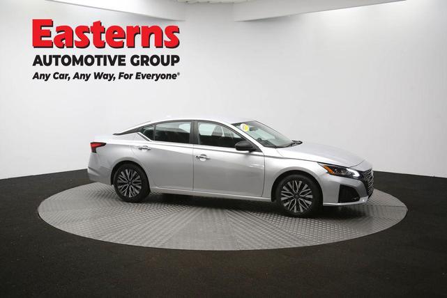 Photo of 2023 Brilliant Silver Metallic Nissan Altima