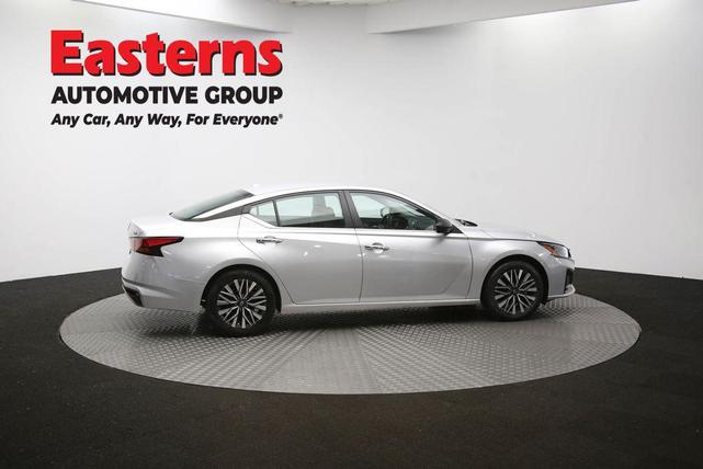 Photo of 2023 Brilliant Silver Metallic Nissan Altima