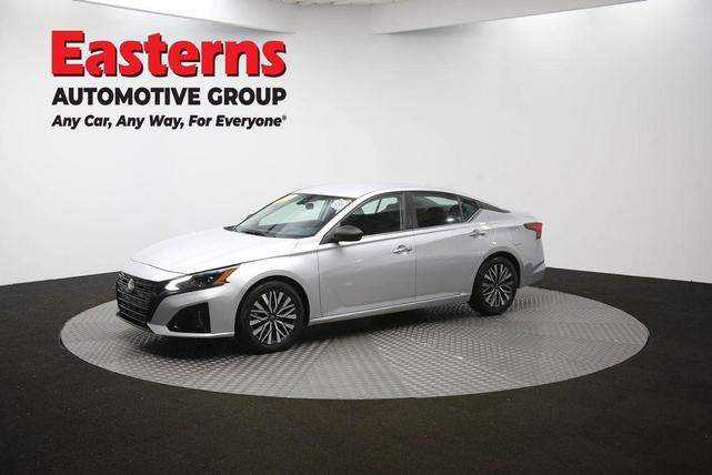 Photo of 2023 Brilliant Silver Metallic Nissan Altima