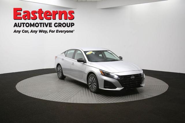 Photo of 2023 Brilliant Silver Metallic Nissan Altima