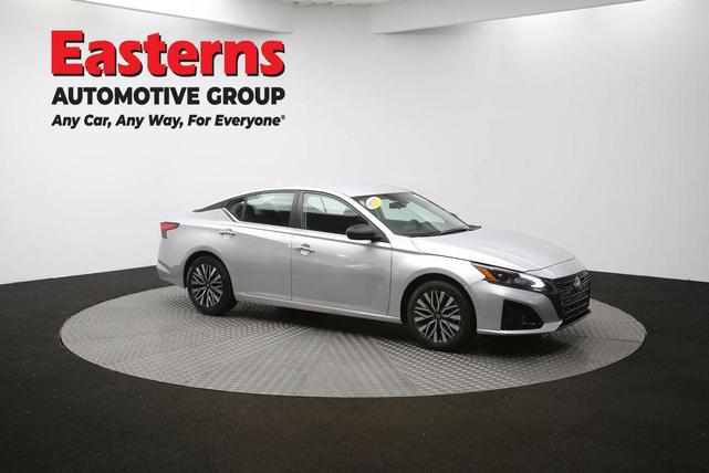 Photo of 2023 Brilliant Silver Metallic Nissan Altima