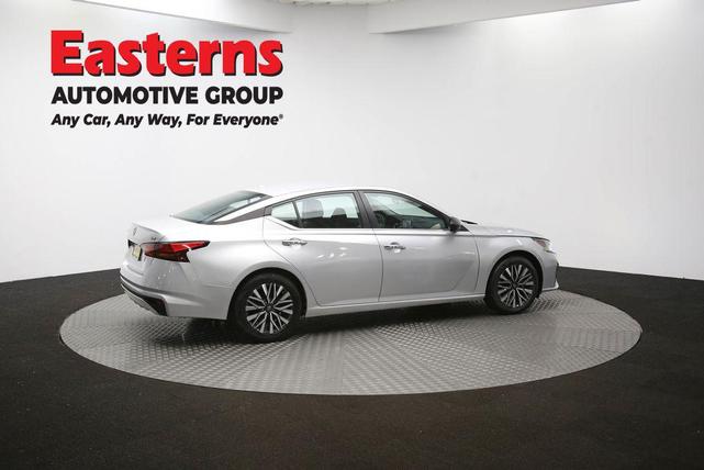 Photo of 2023 Brilliant Silver Metallic Nissan Altima