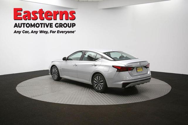 Photo of 2023 Brilliant Silver Metallic Nissan Altima