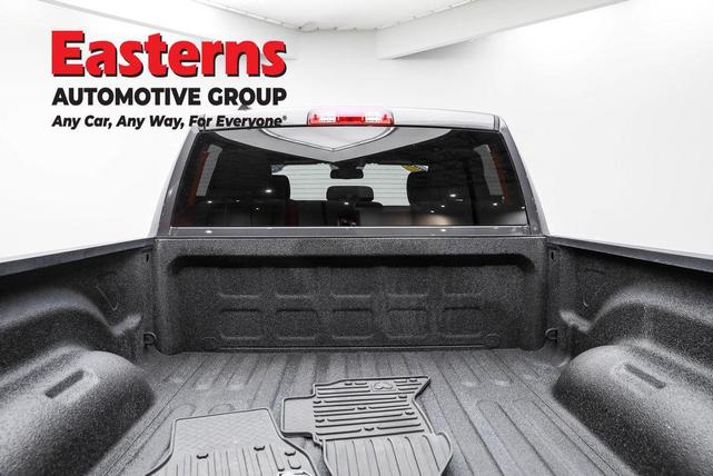 Photo of 2021 Granite Crystal Metallic Clearcoat RAM 1500 Classic