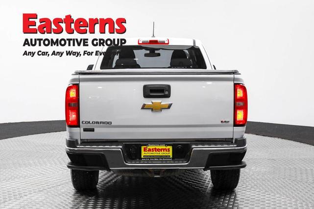 Photo of 2018 Summit White Chevrolet Colorado