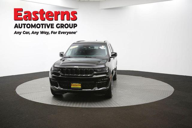 Photo of 2021 Diamond Black Crystal Pearlcoat Jeep Grand Cherokee L