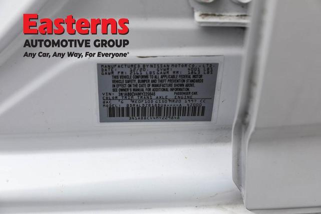 Photo of 2021 Aspen White Tricoat Nissan Sentra