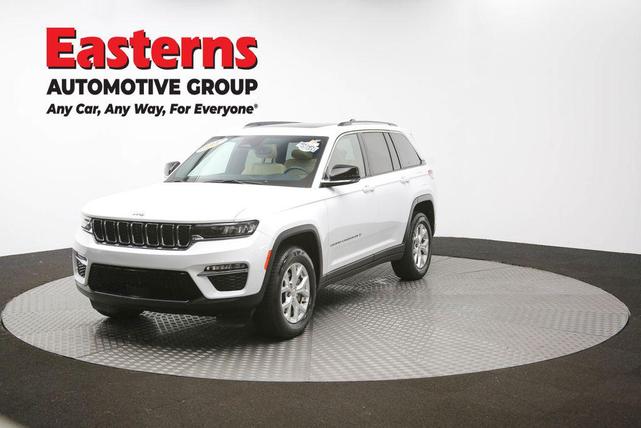 Photo of 2023 Bright White Clearcoat Jeep Grand Cherokee