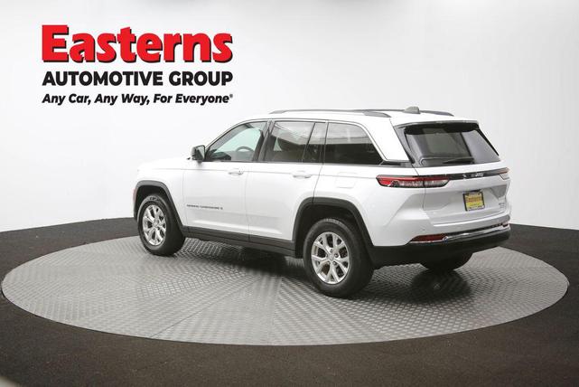 Photo of 2023 Bright White Clearcoat Jeep Grand Cherokee