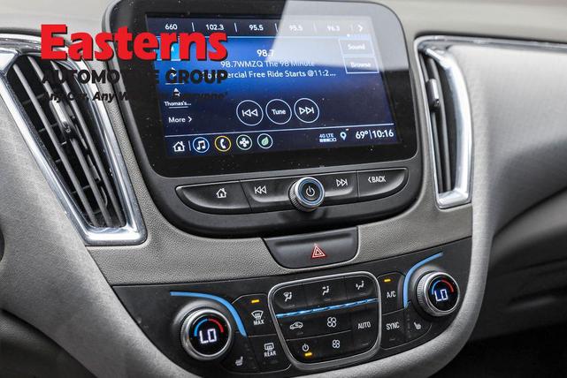 Photo of 2019 Northsky Blue Metallic Chevrolet Malibu Hybrid