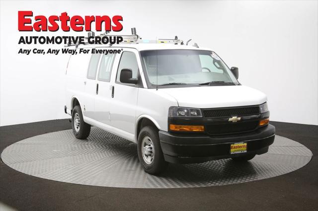 Photo of 2019 Summit White Chevrolet Express 3500