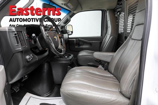 Photo of 2019 Summit White Chevrolet Express 3500