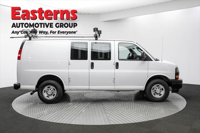 Photo of 2019 Summit White Chevrolet Express 3500