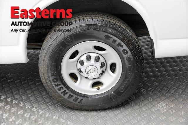 Photo of 2019 Summit White Chevrolet Express 3500
