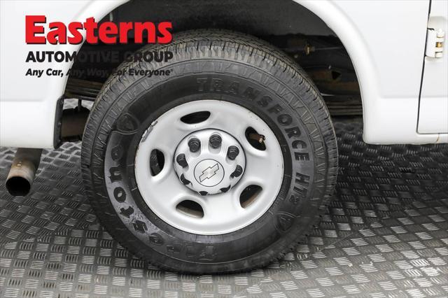 Photo of 2019 Summit White Chevrolet Express 3500