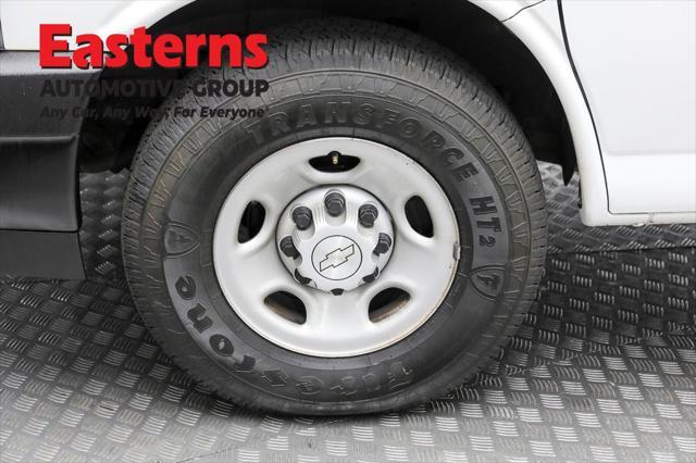 Photo of 2019 Summit White Chevrolet Express 3500