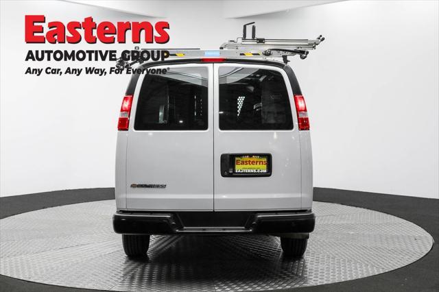 Photo of 2019 Summit White Chevrolet Express 3500