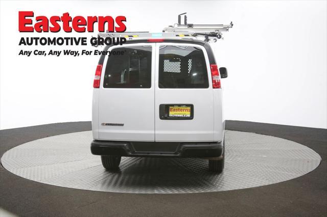 Photo of 2019 Summit White Chevrolet Express 3500