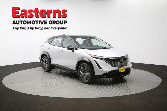 Photo of 2023 Brilliant Silver Metallic/Black Diamond Pearl Nissan ARIYA