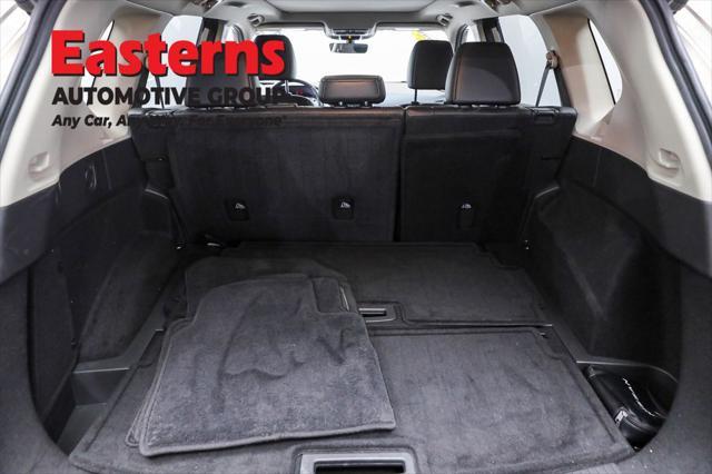 Photo of 2022 Champagne Silver Metallic Nissan Rogue