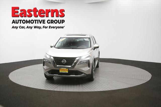 Photo of 2022 Champagne Silver Metallic Nissan Rogue