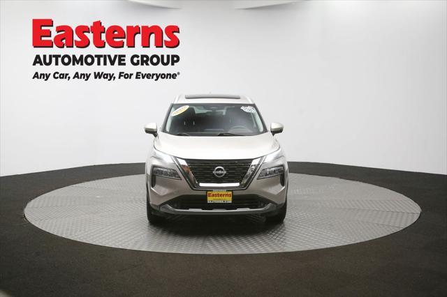 Photo of 2022 Champagne Silver Metallic Nissan Rogue