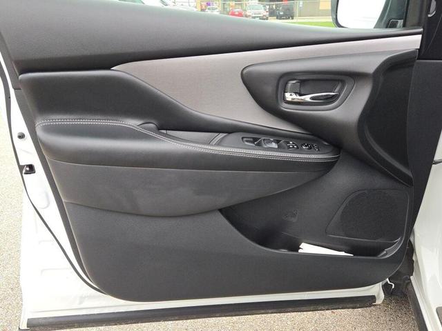 Photo of 2024 Pearl White Tricoat Nissan Murano