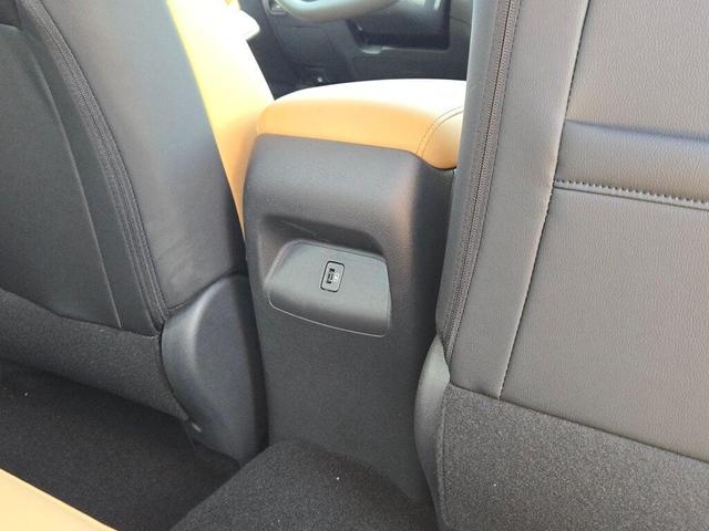 Photo of 2025 White Nissan Sentra