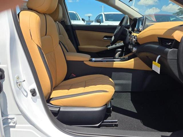 Photo of 2025 White Nissan Sentra