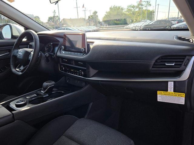 Photo of 2025 Everest White Pearl Nissan Rogue