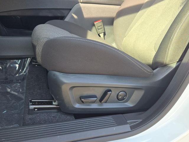 Photo of 2025 Everest White Pearl Nissan Rogue