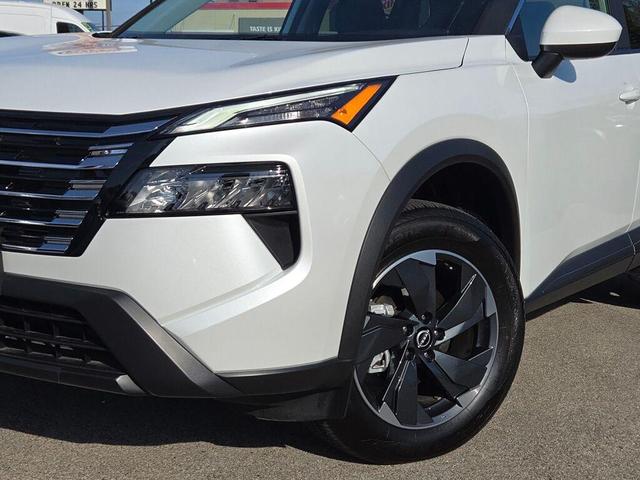 Photo of 2025 Everest White Pearl Nissan Rogue