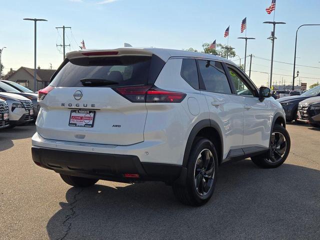Photo of 2025 Everest White Pearl Nissan Rogue
