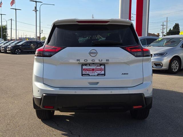 Photo of 2025 Everest White Pearl Nissan Rogue