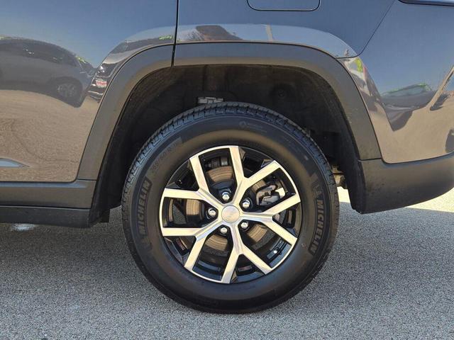 Photo of 2024 Baltic Gray Metallic Clearcoat Jeep Grand Cherokee