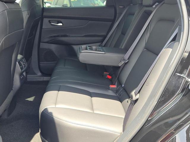 Photo of 2025 Super Black Nissan Murano