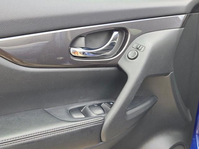 Photo of 2020 Caspian Blue Metallic Nissan Rogue