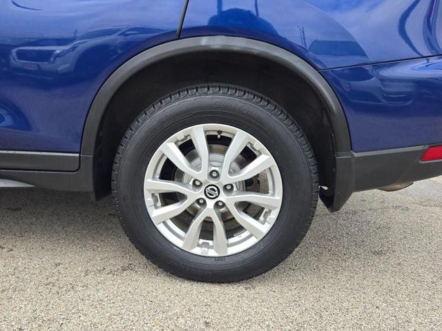 Photo of 2020 Caspian Blue Metallic Nissan Rogue