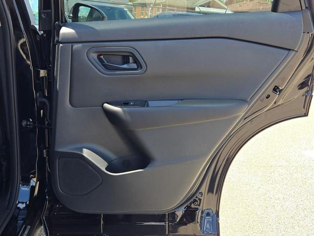Photo of 2025 Super Black Nissan Rogue