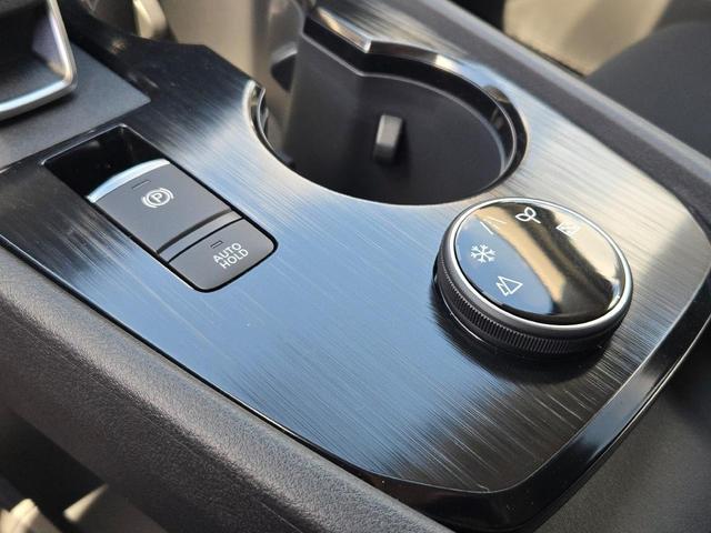 Photo of 2025 Super Black Nissan Rogue