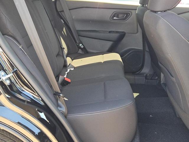 Photo of 2025 Super Black Nissan Rogue