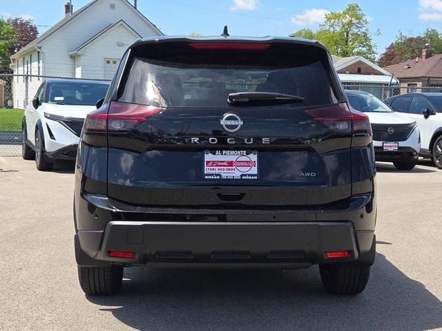 Photo of 2025 Super Black Nissan Rogue