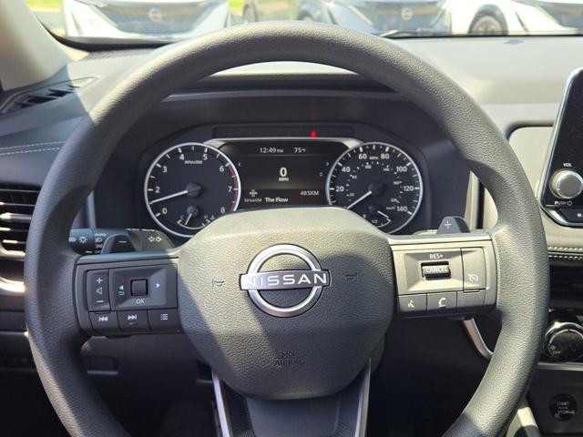 Photo of 2025 Super Black Nissan Rogue