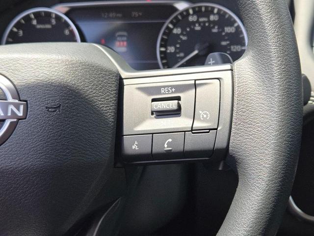 Photo of 2025 Super Black Nissan Rogue