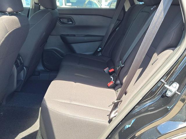 Photo of 2025 Super Black Nissan Rogue