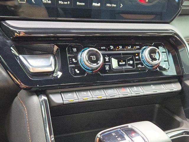 Photo of 2023 Onyx Black GMC Sierra 1500