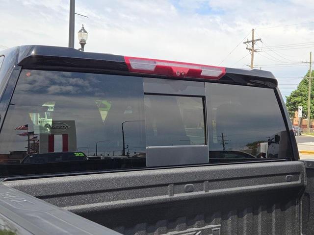 Photo of 2023 Onyx Black GMC Sierra 1500